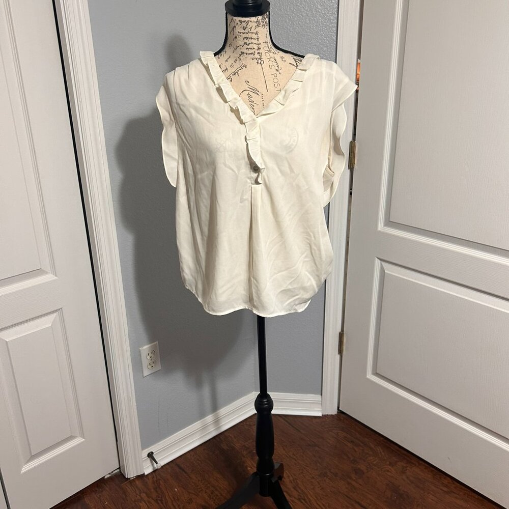 Daniel Rainn Cream Ruffle V-Neck Cap Sleeve Blouse